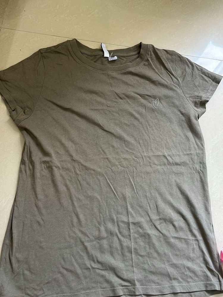 Casual Olive Green T-Shirt