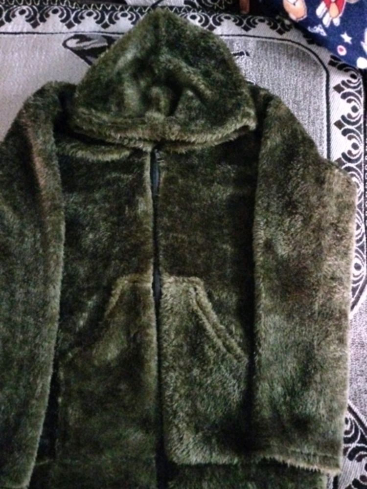 Hoddie With Chain &amp; Cap , Olive Green Color