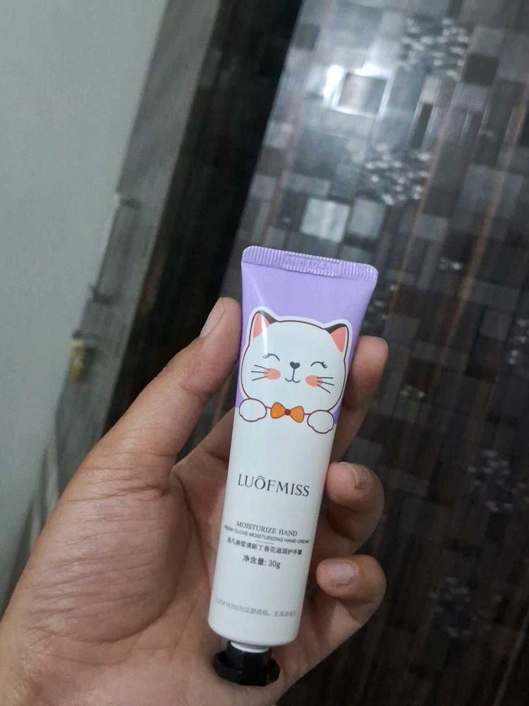 Luofmiss Moisturizing Hand Cream
