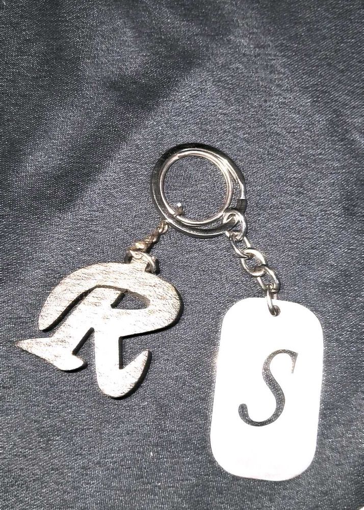 Keychain With Alphabet R And S☆