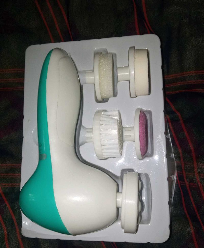 Facial Cleansing Brush Kit