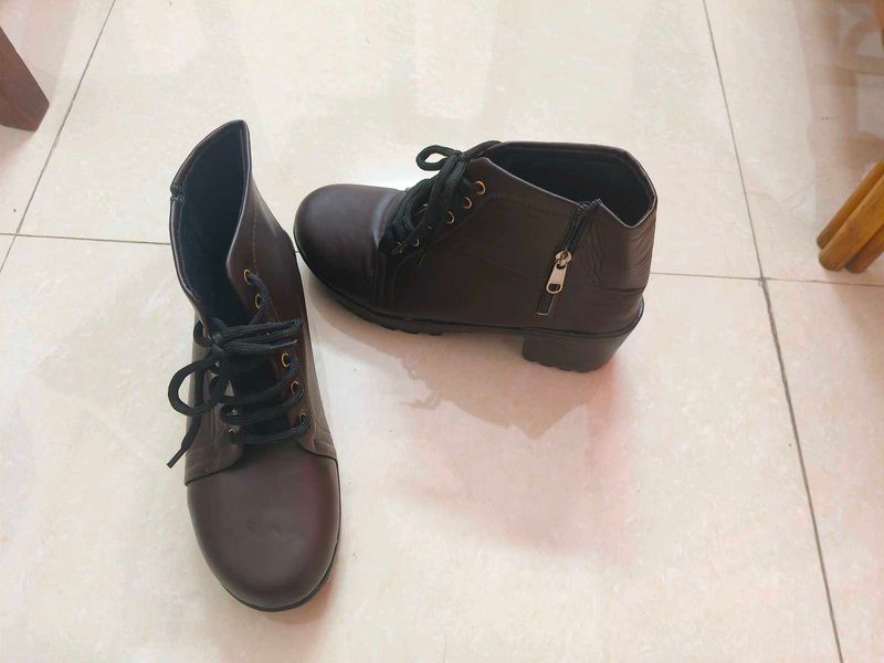 women brown leather Boot (41 size)