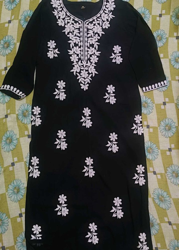 Elegant Black Embroidered Kurta