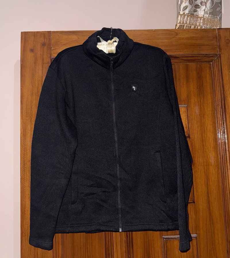 Men&#39;s Black Zip-Up Jacket