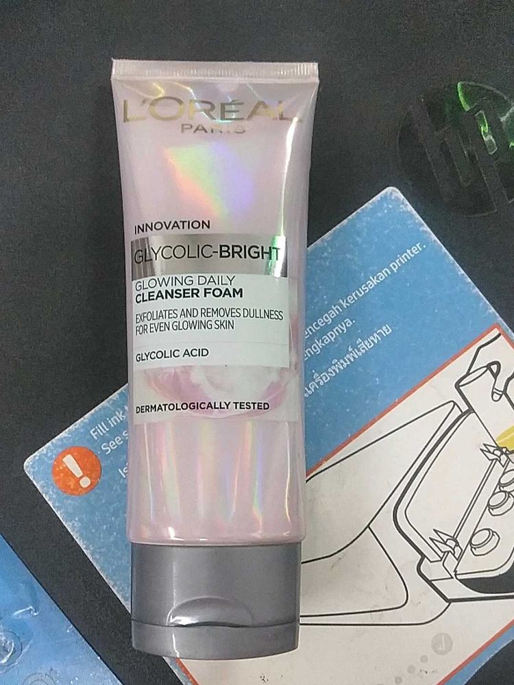 L&#39;Oreal Glycolic Bright Cleanser Foam