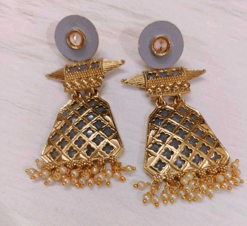 Beautiful Simple Elegant Earrings