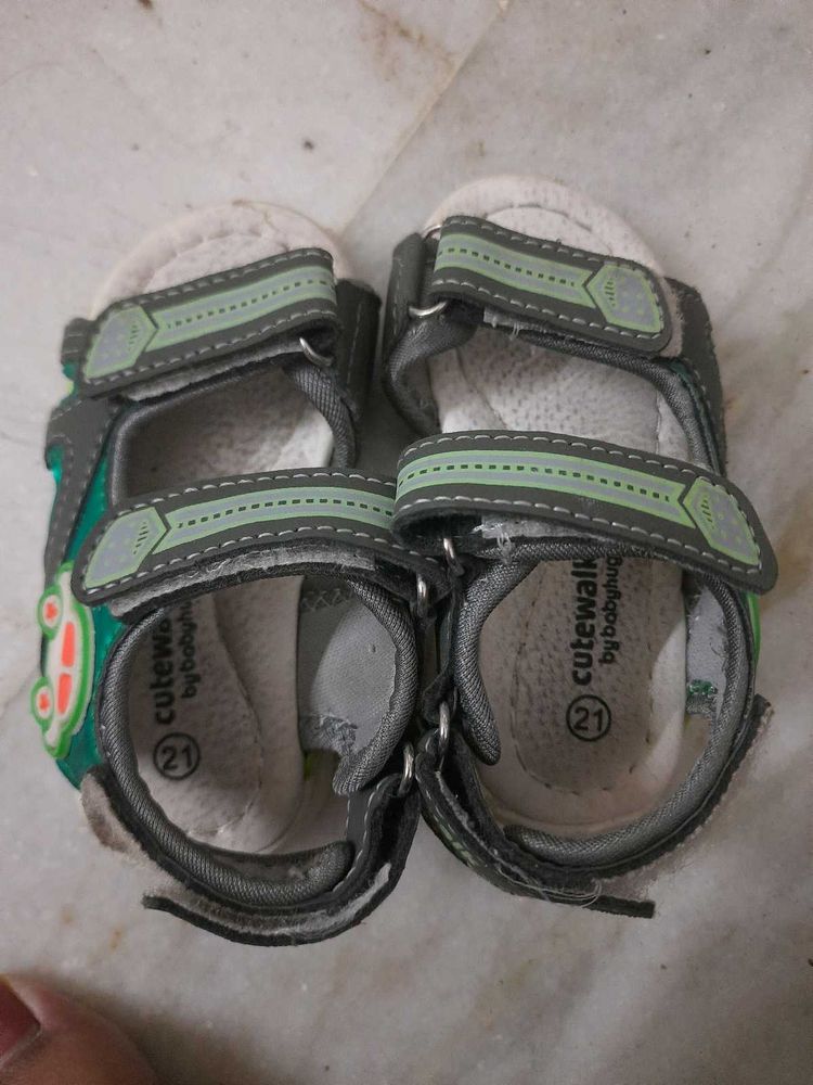Cutewalk By Babyhug Car Sandals