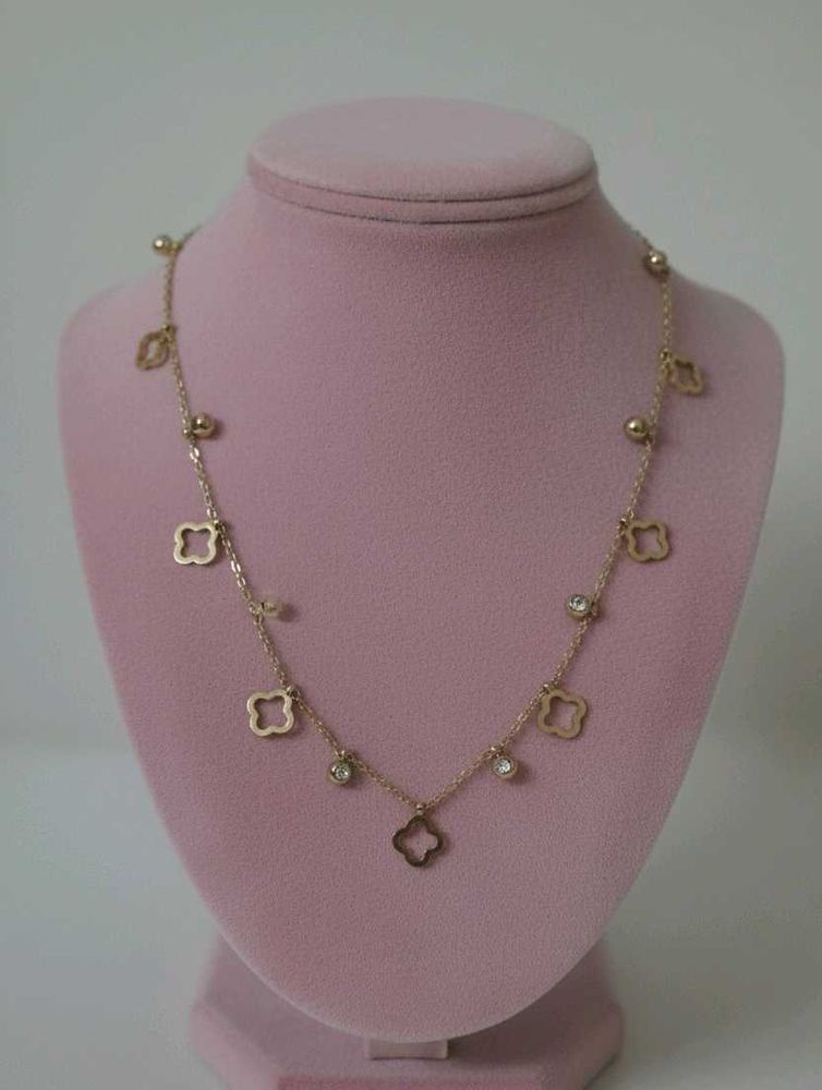 Sleek Clover motif chain