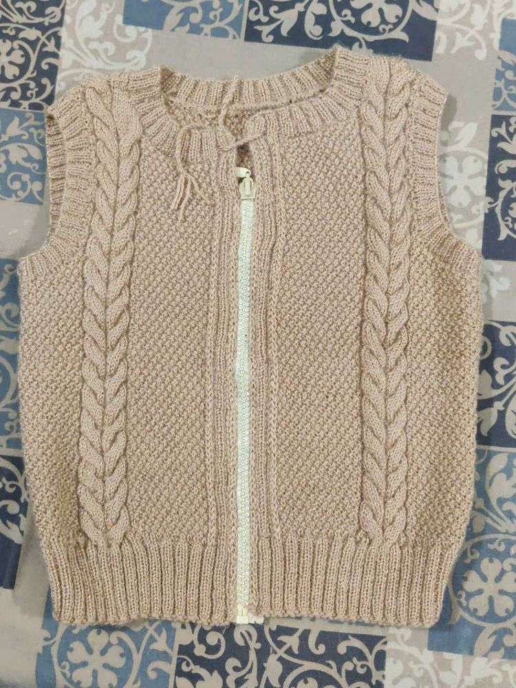 Beize Colour Half Sleeve Hand nit Sweater
