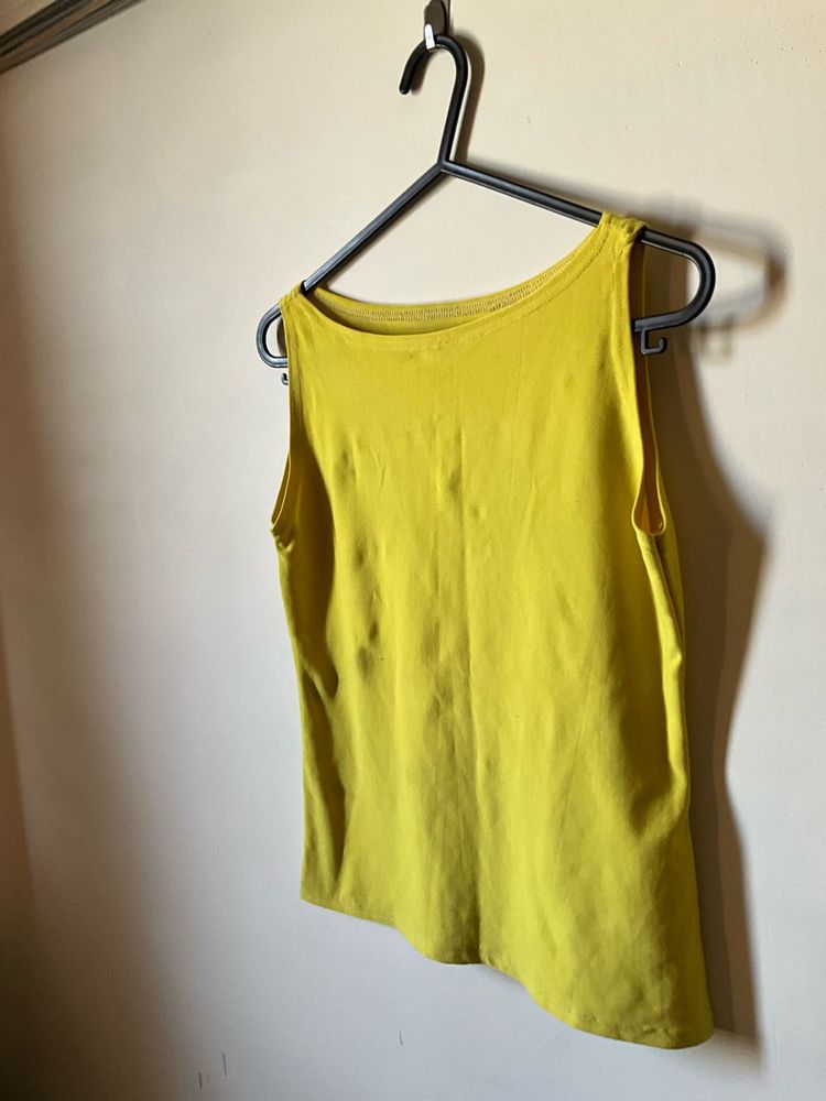 Yellow Sleeveless Tank Top 💛