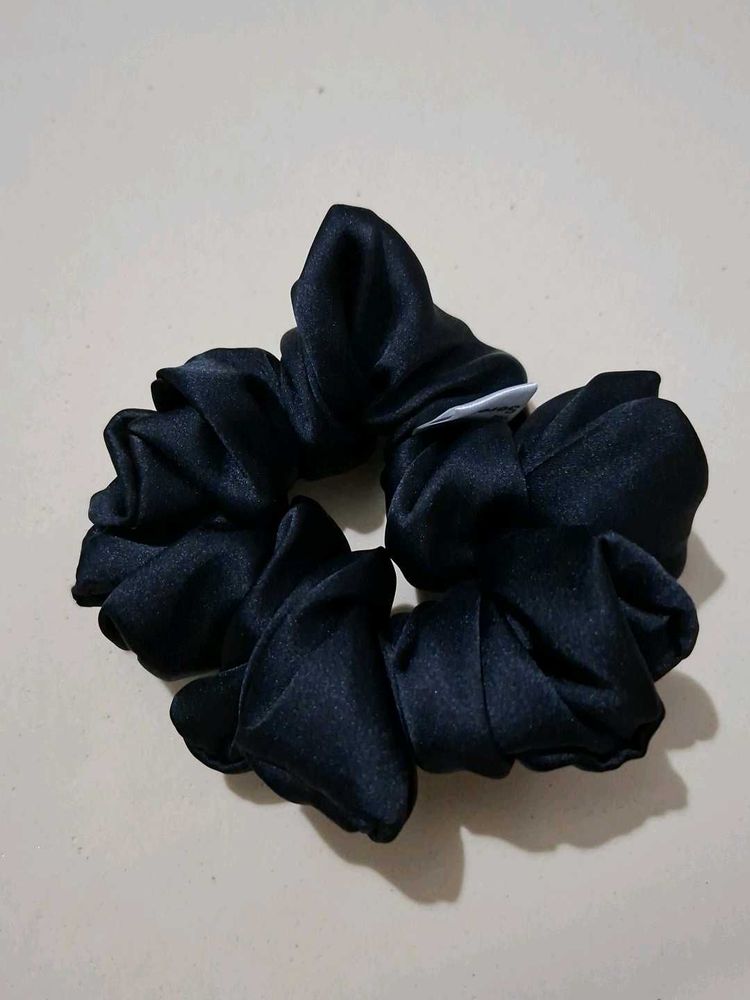 Black Scrunchie