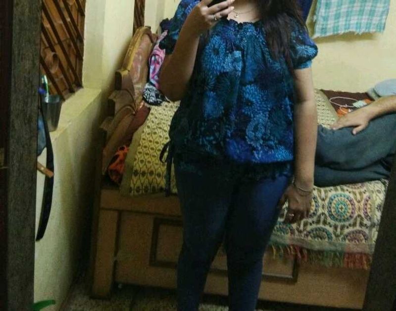 Floral Print Top (also wear as off shoulder)