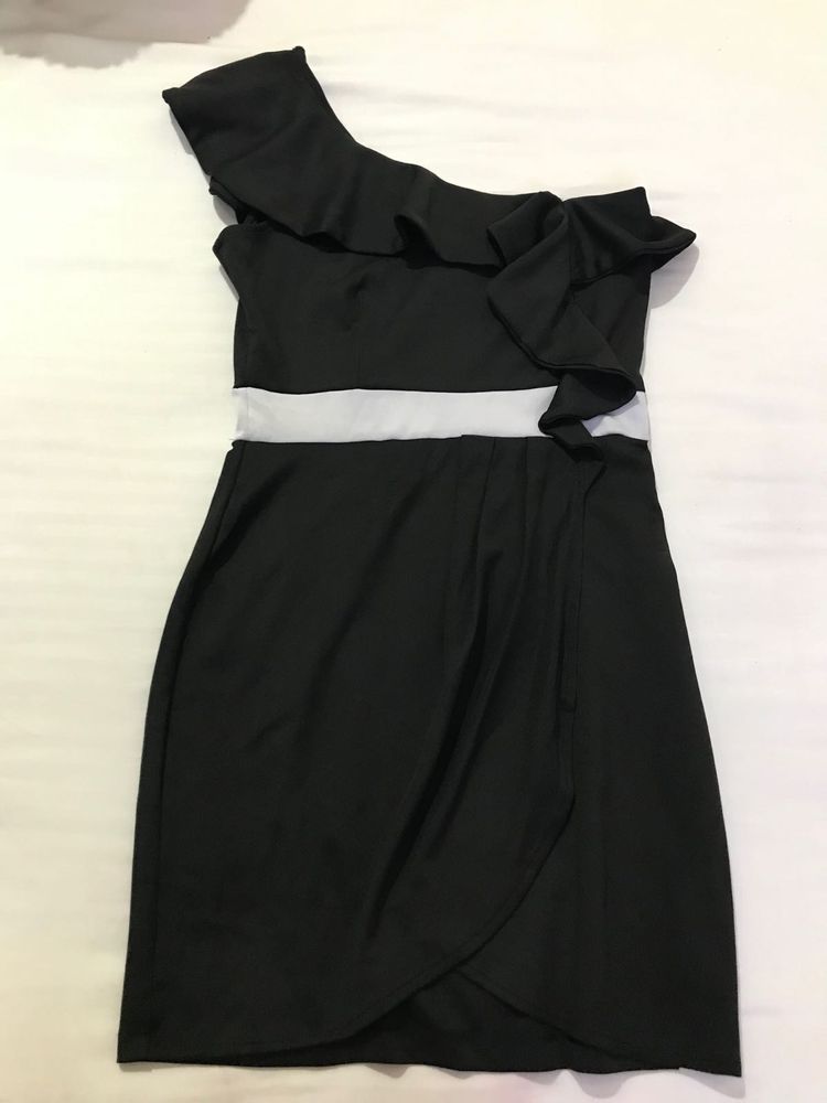 One Shoulder Tulip Dress Fits S/M