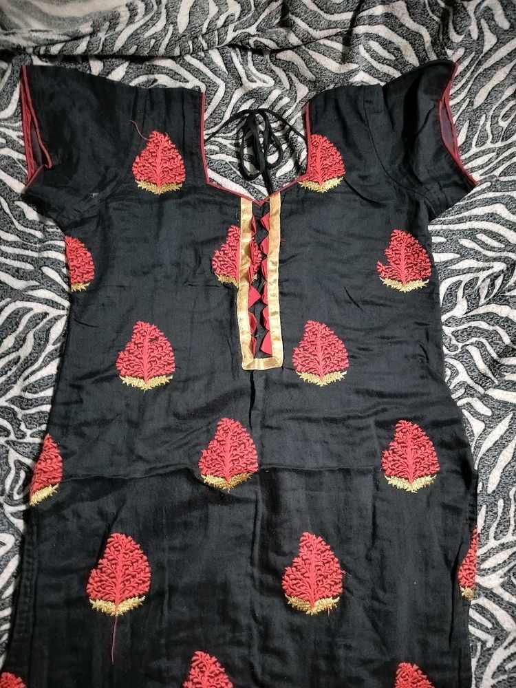 Black Kurti