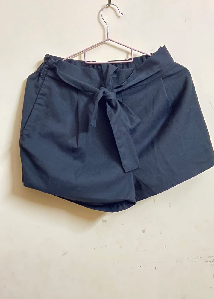 H&amp;M Black Shorts With Front Tie&amp; Stretchable Back