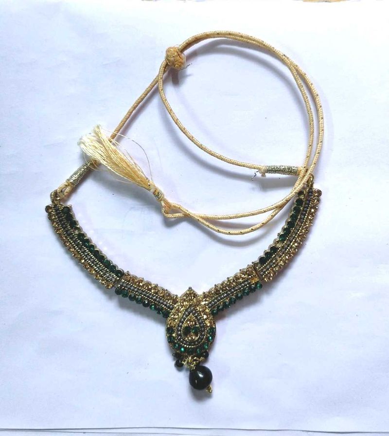 Emerald Green &amp; Gold Necklace