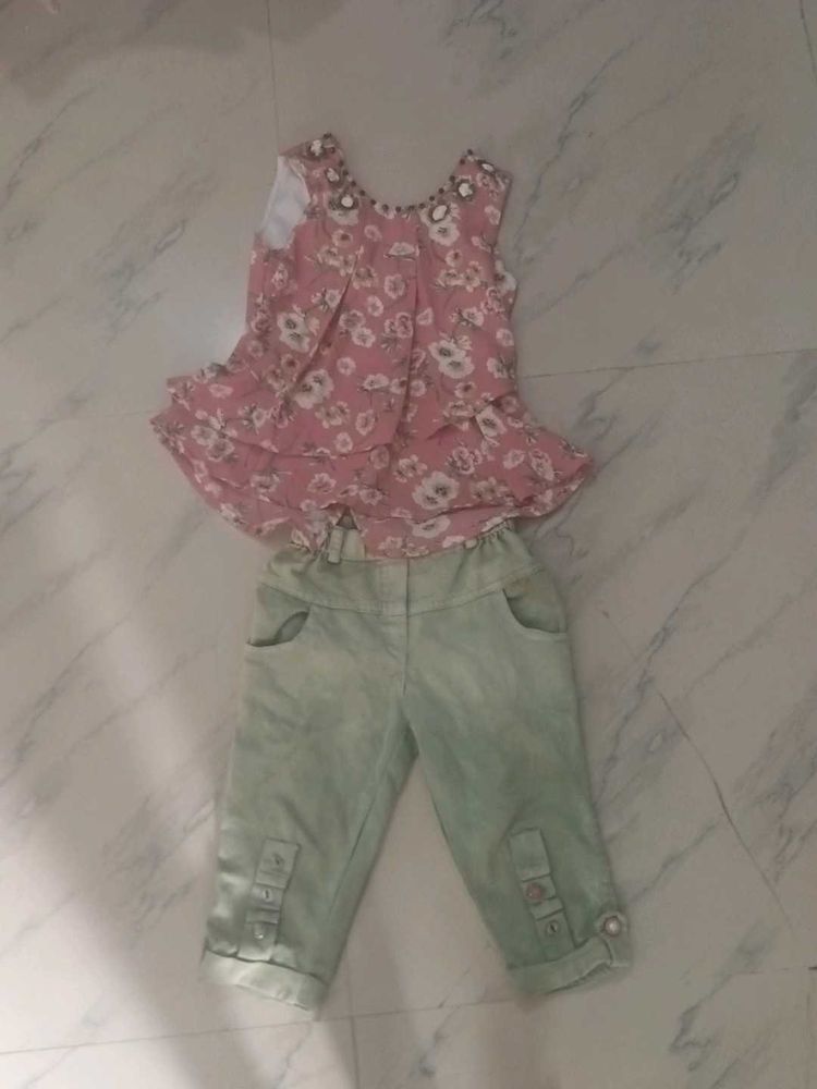 Girls&#39; Floral Top and Capri Set