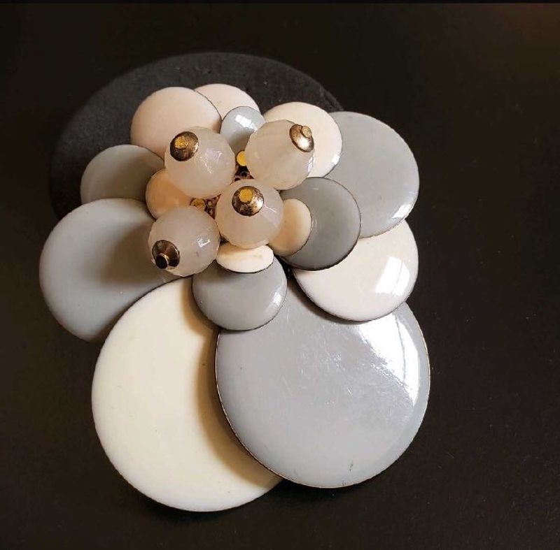 Elegant Circle Brooch