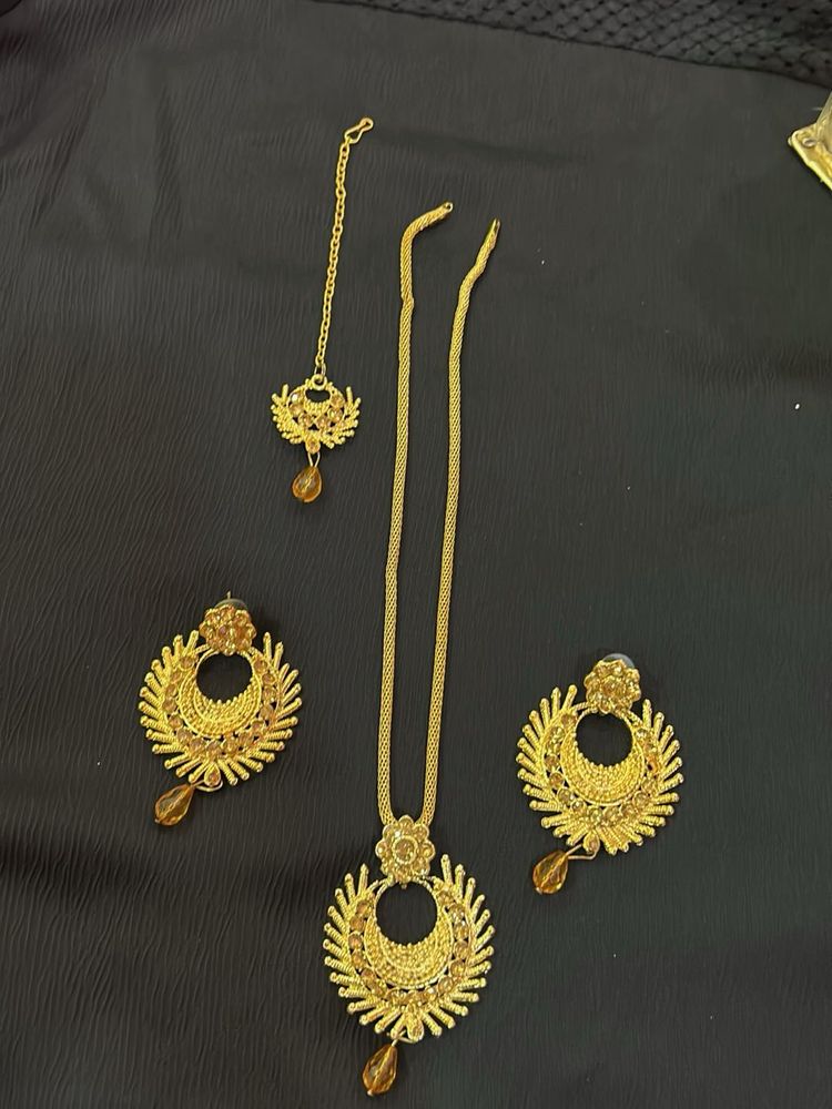 Gold-tone Indian Jewelry Set
