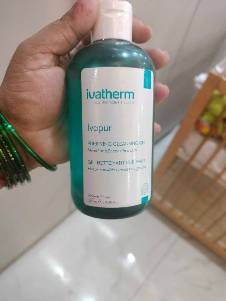 IvaPur Cleansing Gel Seal Packed