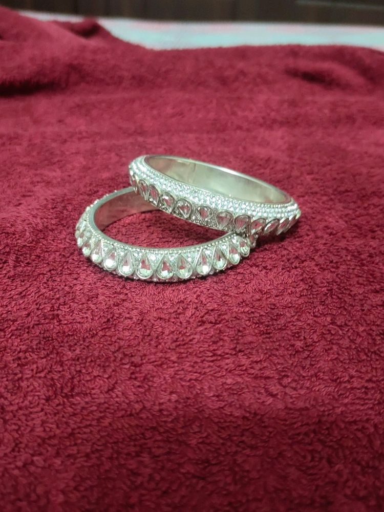 Silver Stone Kundan Bangles