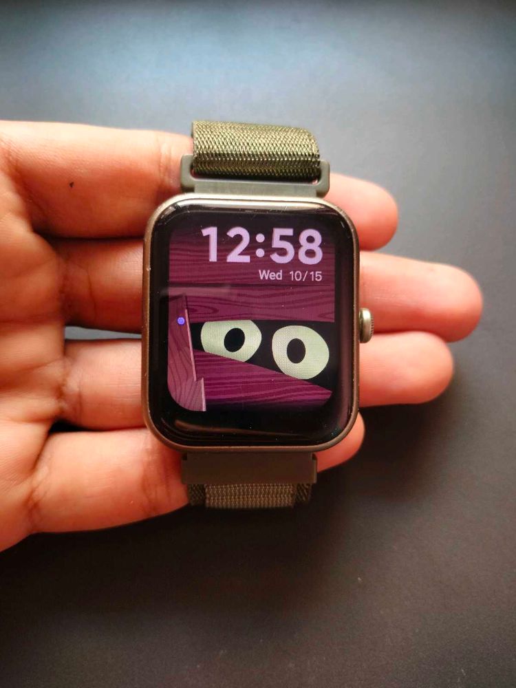 Boat Xtend Smart Watch with built-in alexa