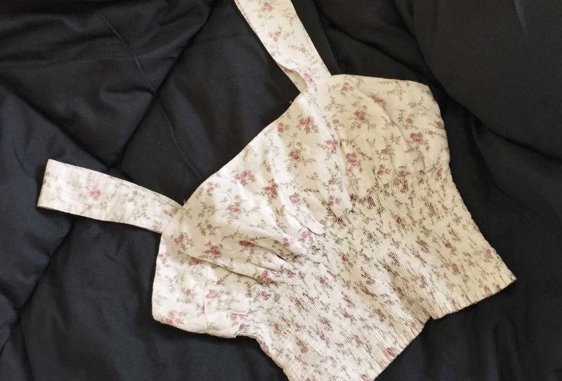 Korean CropTop🌷✨🤍cottage