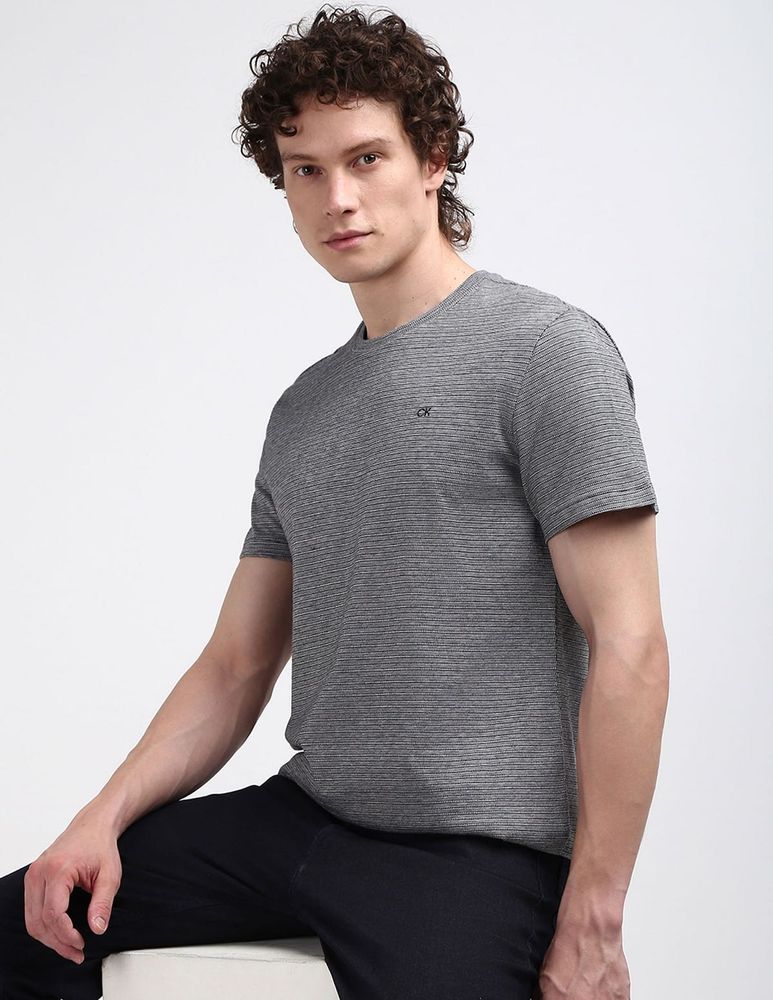 Calvin Klein Stylish Patterned T-Shirt
