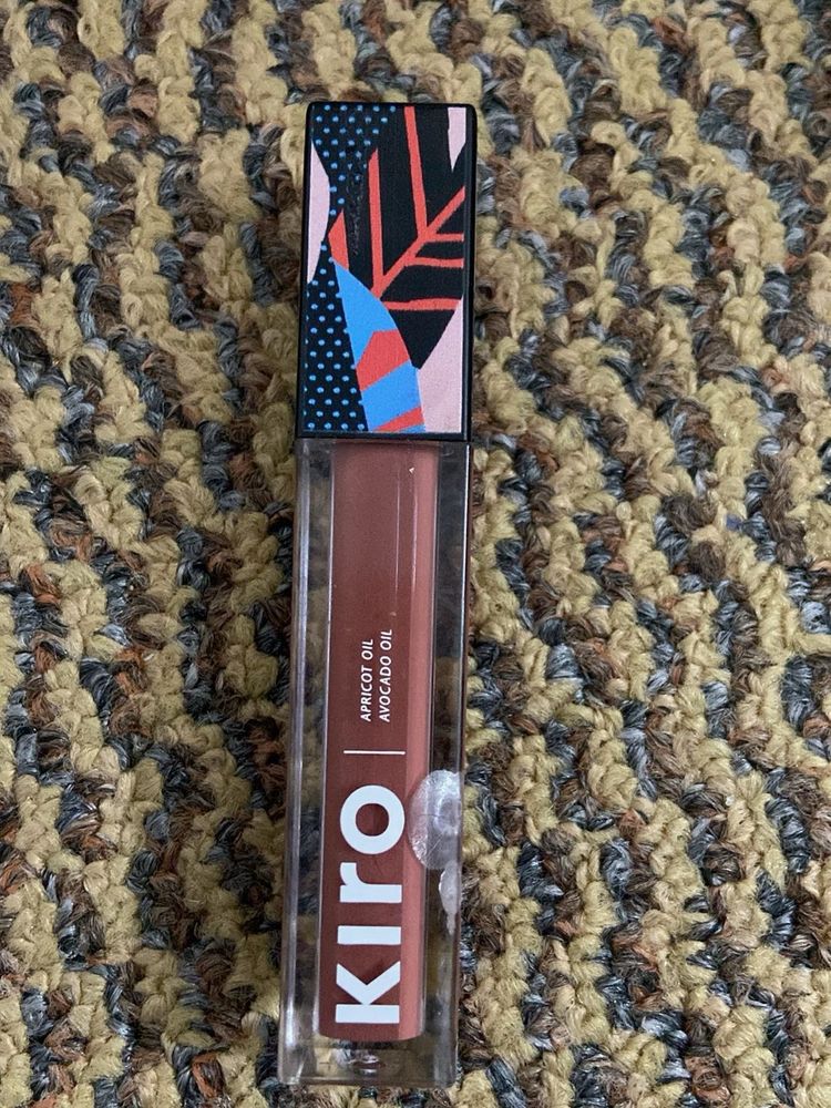 Kiro Lipstick in shade cinnamon nude