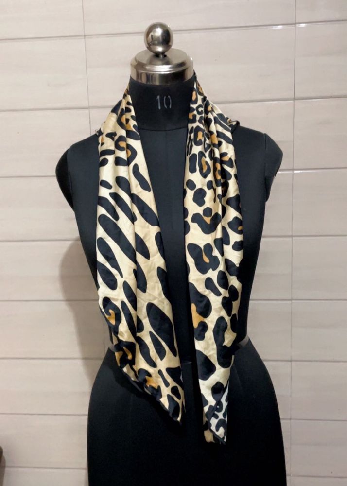 Made in turkey 🇹🇷 scarf animal print