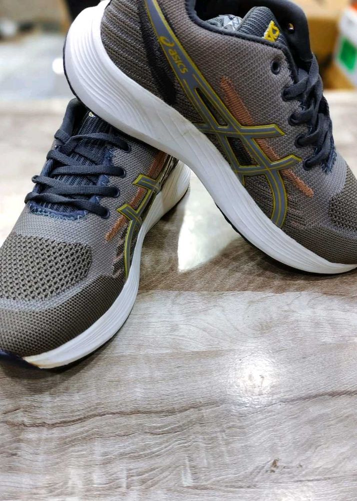 Asics Sneakers