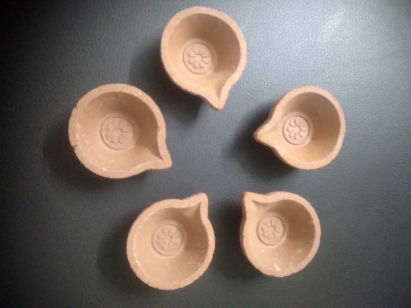 5 Diwali Diyas