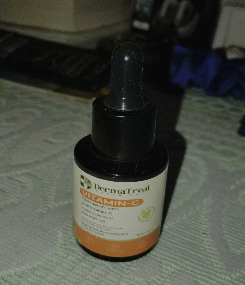 DermaTreat Vitamin C Serum