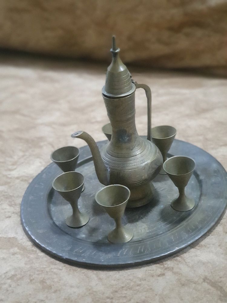 Antique Pittal Showpiece