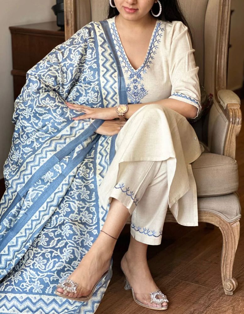 Jaipuri Embroidered Kurta Set With Elegant Dupatta
