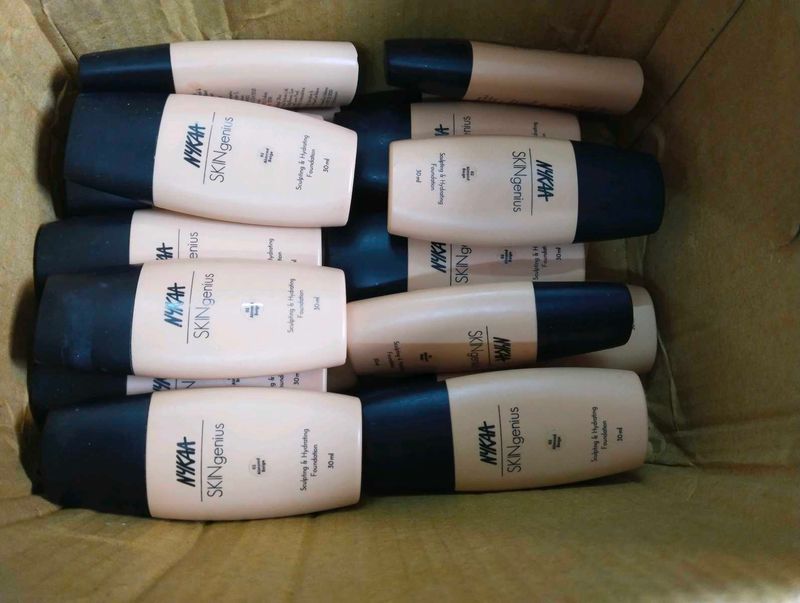 NYKAA SKINgenius Foundation