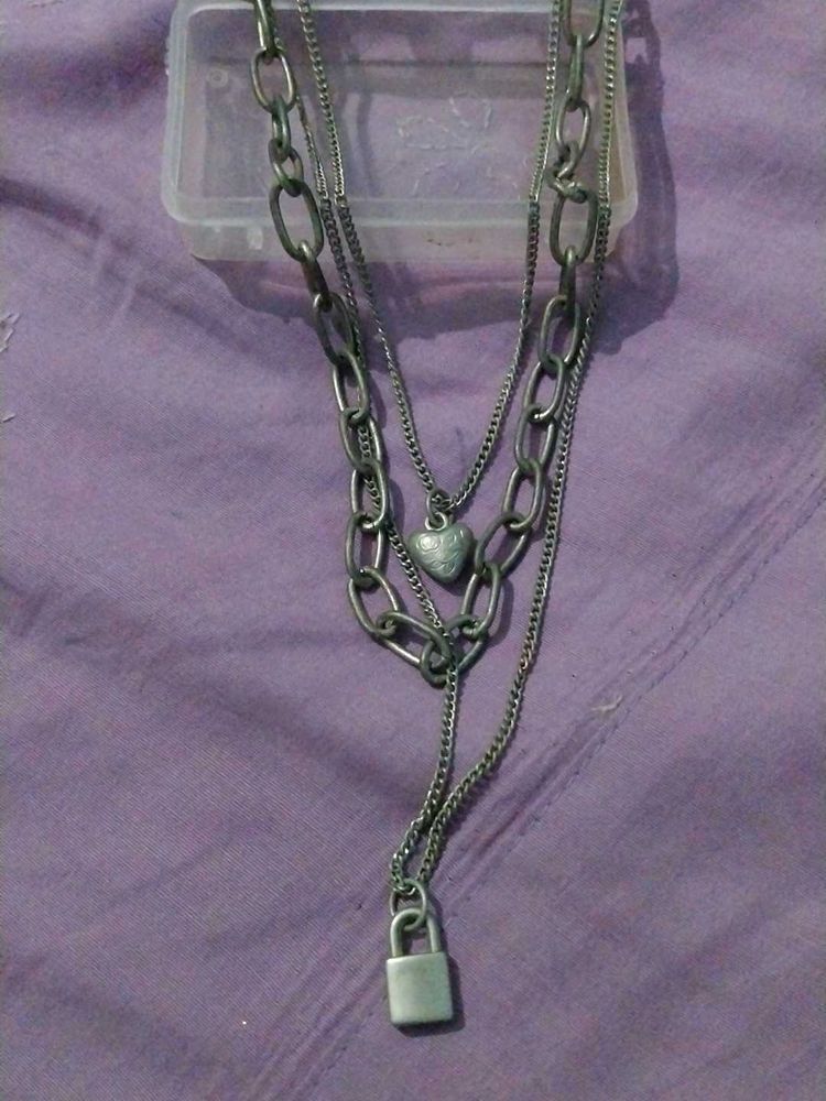 Lipstick Nd Get The Chain Free