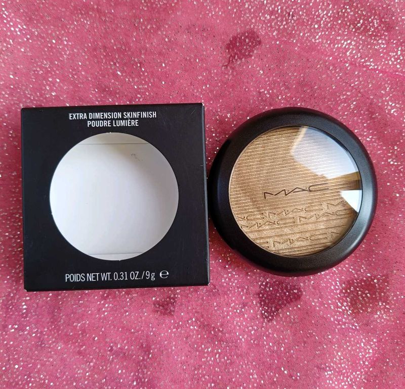 MAC Extra Dimension Skinfinish