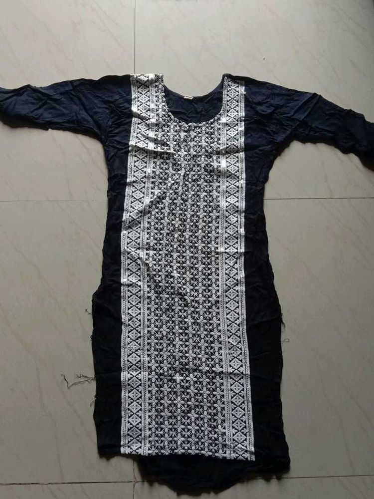 Elegant Embroidered Kurta