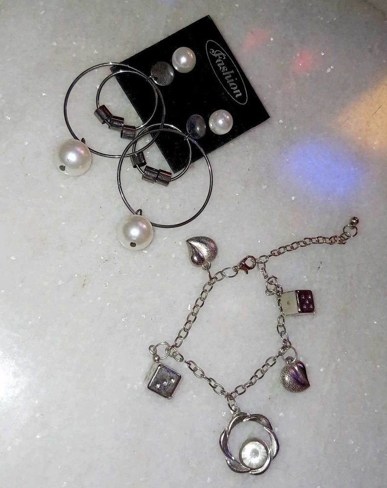 Jewellery Set: Bracelet &amp; Earrings