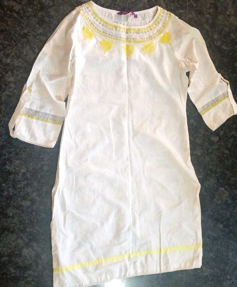 Elegant Embroidered Kurta