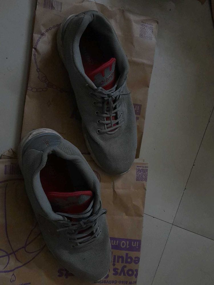 Men&#39;s Grey Sneakers