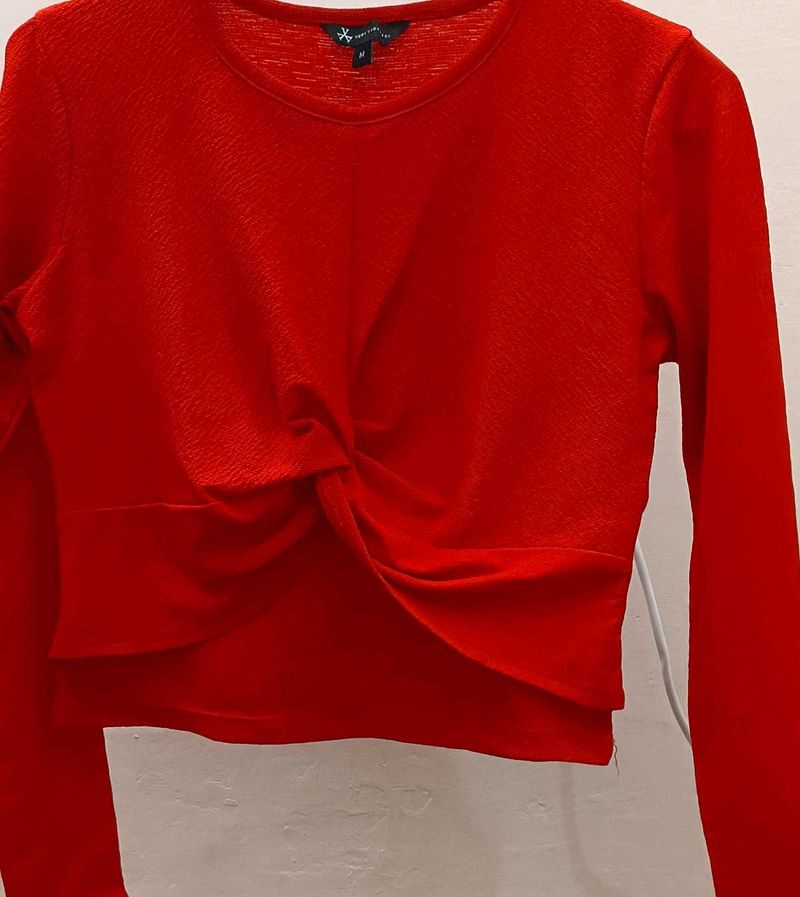 Red ♥️🍒 Crop Top With Knot 🪢 Detailing