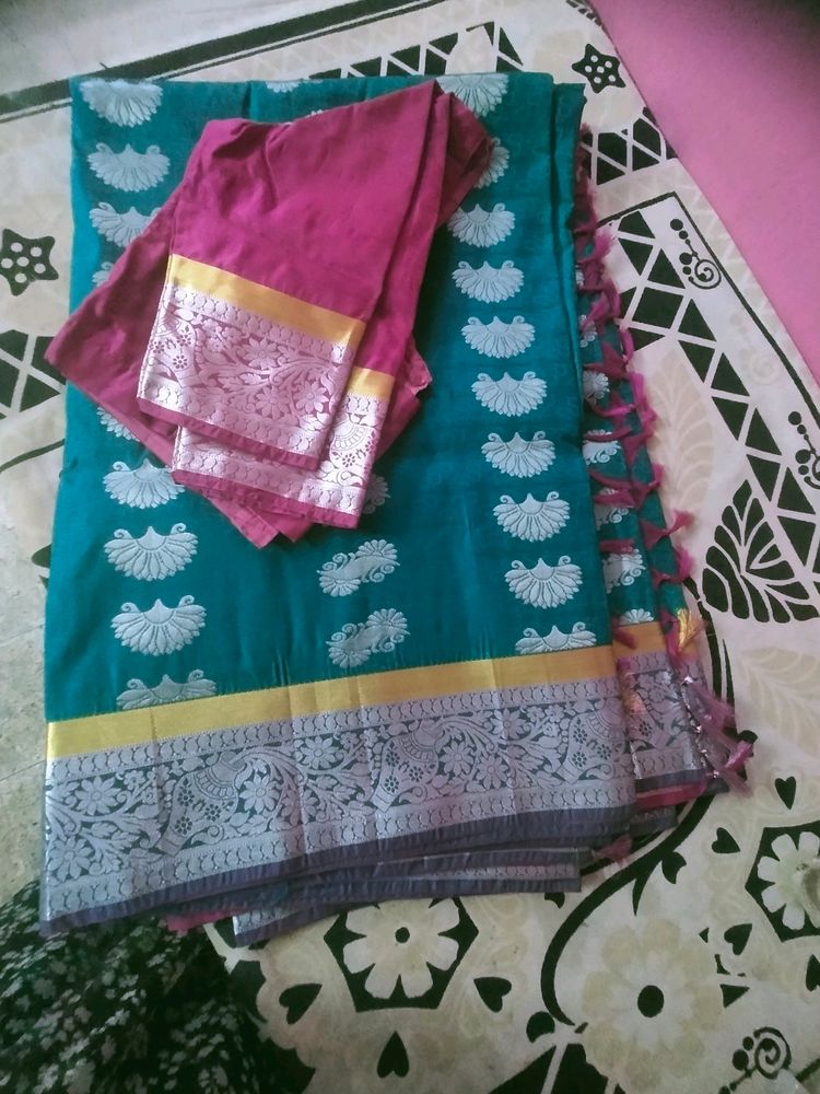 Gold And Silver Zari Woven Silk Saree
