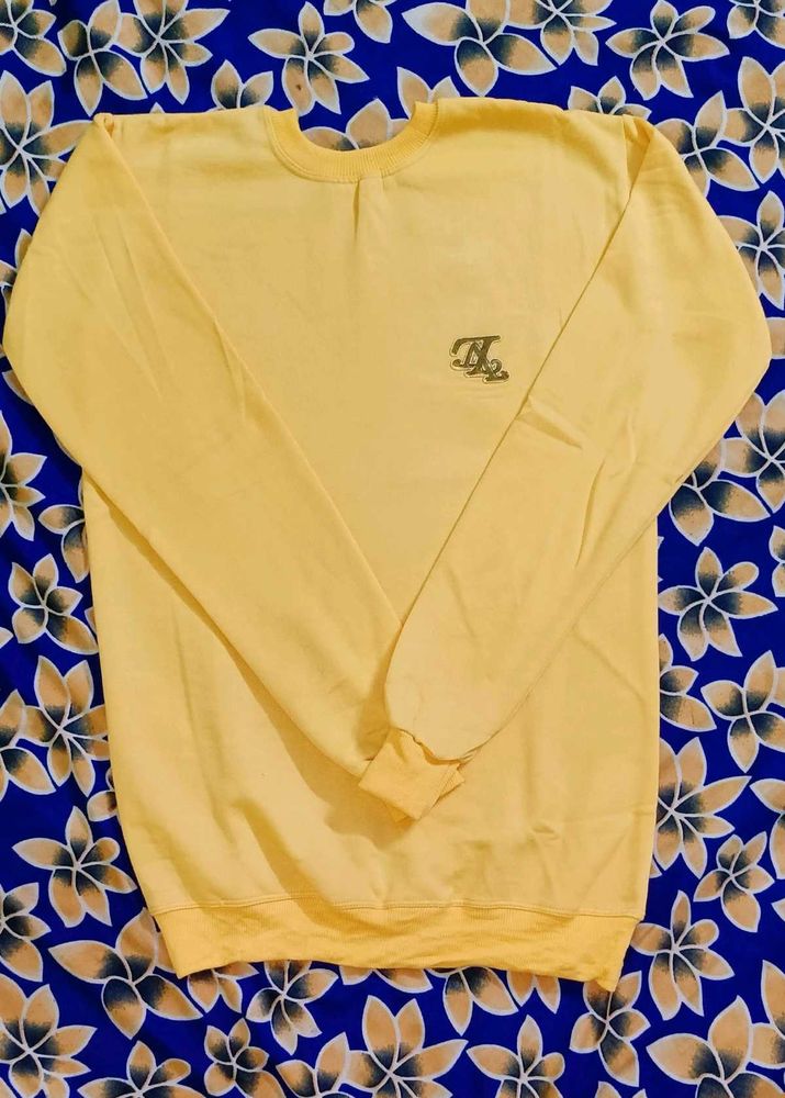 Vintage Yellow Crewneck Sweatshirt 💛