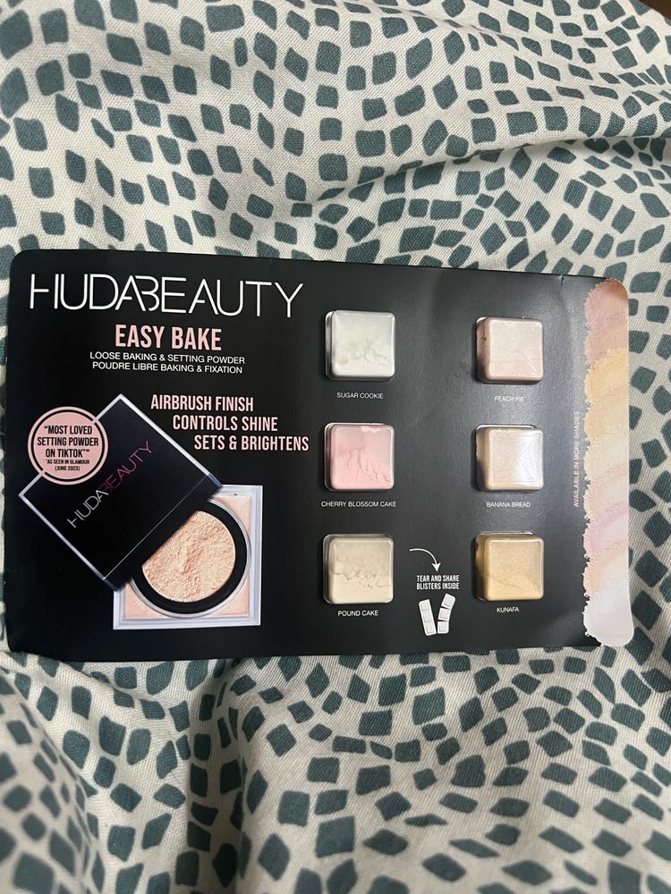 Sealed Huda Beauty Easy Bake Powder Sample