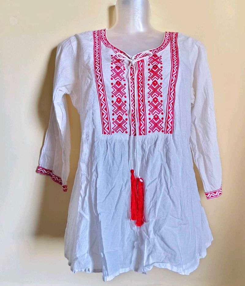 BOGO🎁Buy One Get 1 Free🎁Embroidered Peasant Top