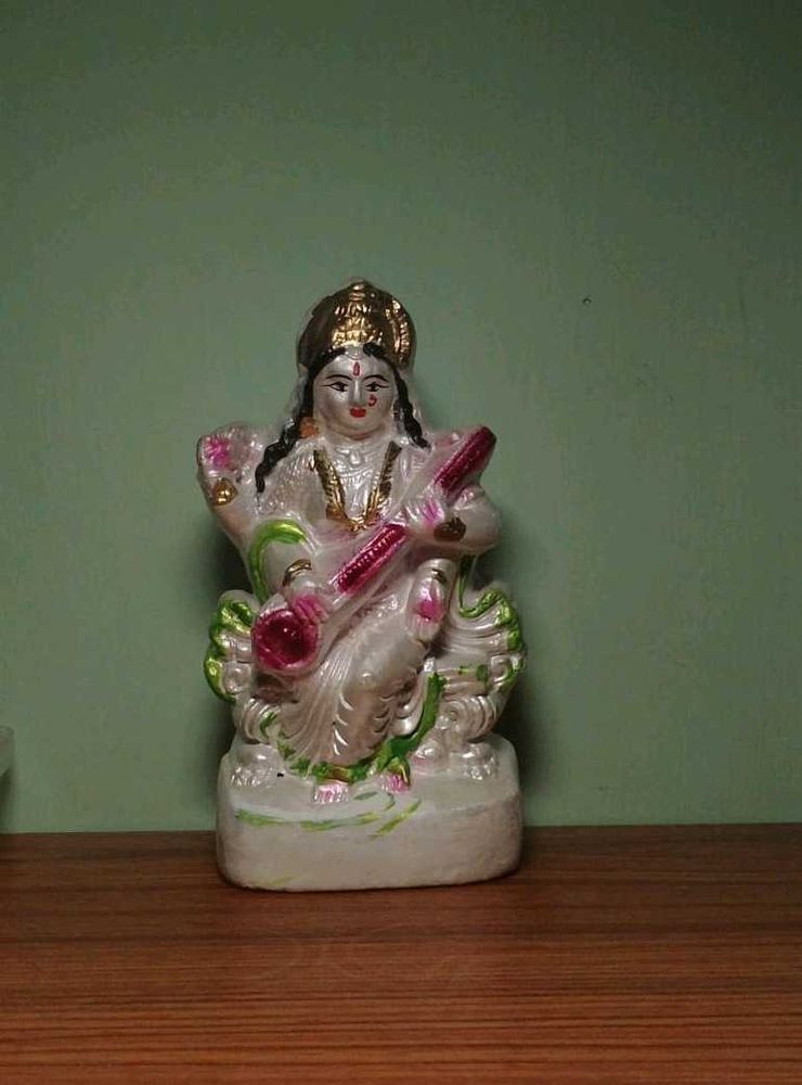 Maa Saraswati Murti For Students (1st February)