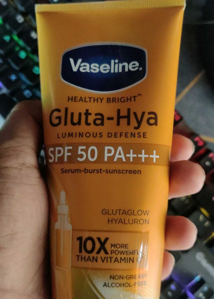 Vaseline Healthy Bright Gluta-Hya SPF 50