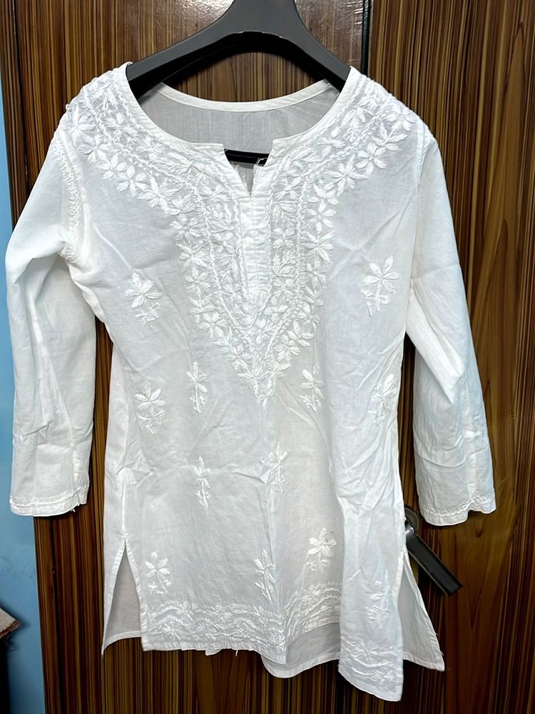 White Embroidered Kurta